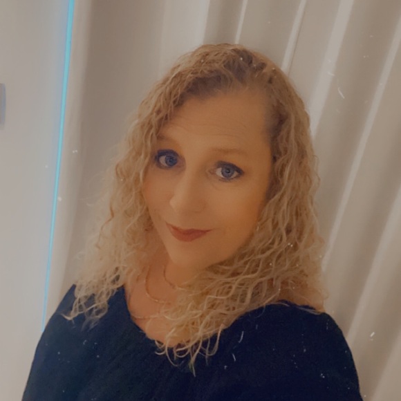 Meet your Posher, Angela - Picture 1 of 1